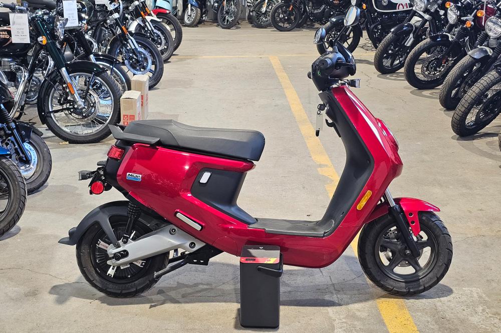 2022 NIU MQi+ Sport - Red - Electric Scooter - Extra Battery Special